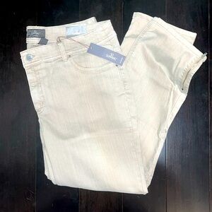 NWT Chicos jeans